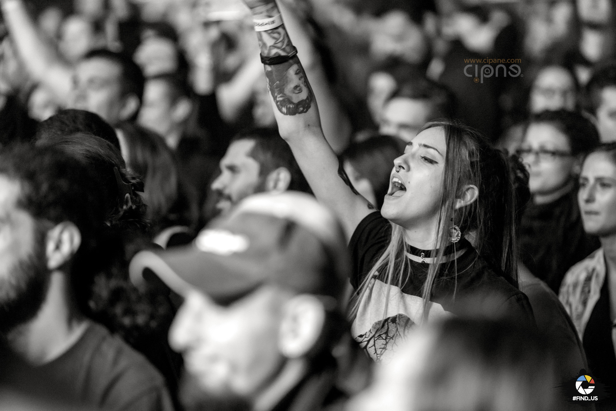 Public - #ImpreunaRezistam - Concert caritabil pentru victimele #Colectiv - Arenele Romane, București - 14 noiembrie 2015