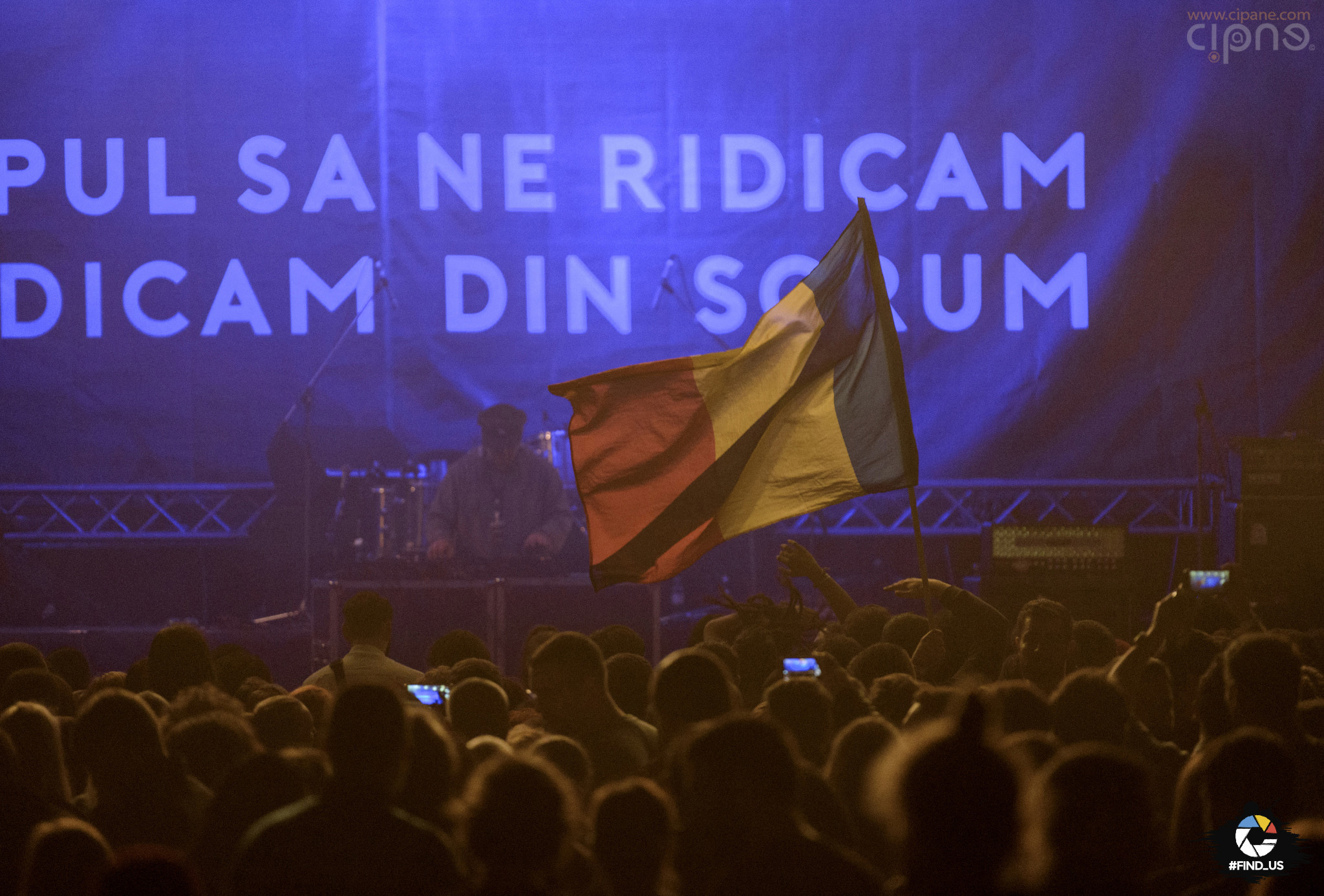 Public - #ImpreunaRezistam - Concert caritabil pentru victimele #Colectiv - Arenele Romane, București - 14 noiembrie 2015