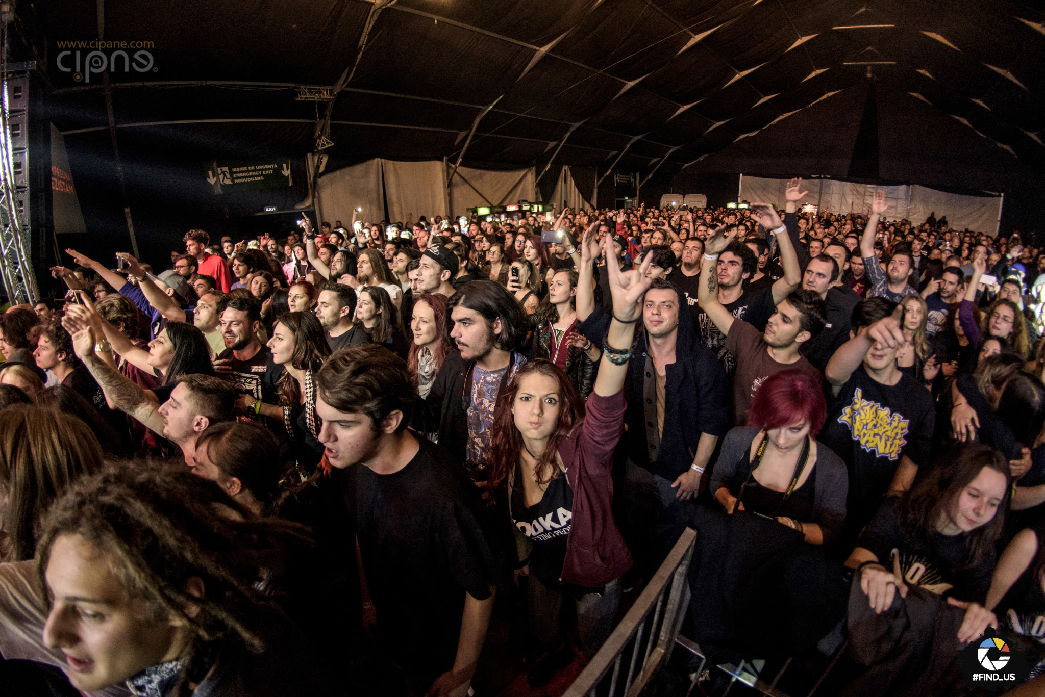 Public - #ImpreunaRezistam - Concert caritabil pentru victimele #Colectiv - Arenele Romane, București - 14 noiembrie 2015