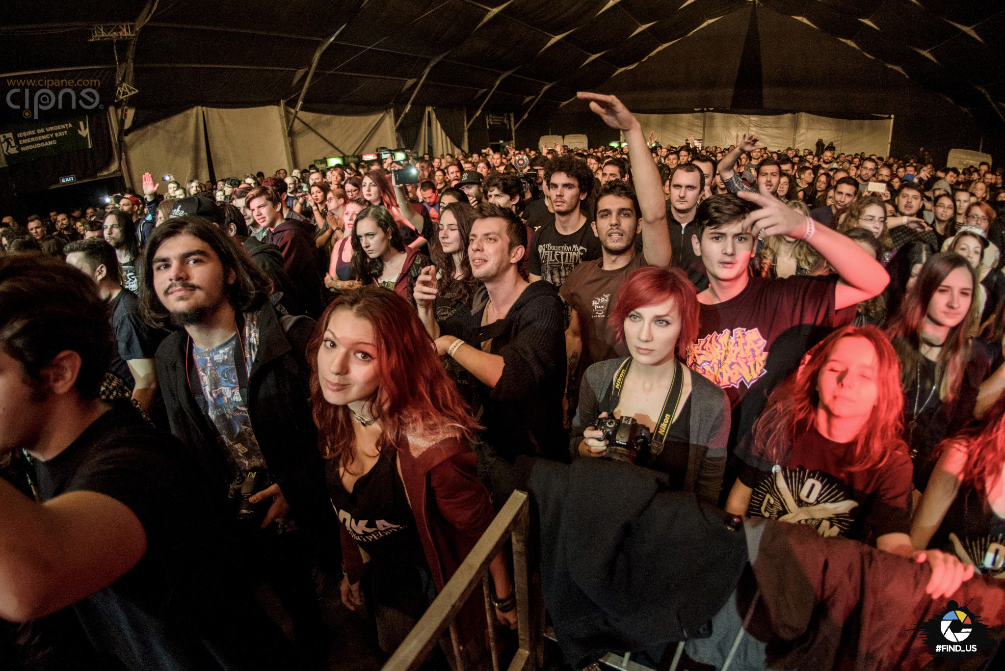 Public - #ImpreunaRezistam - Concert caritabil pentru victimele #Colectiv - Arenele Romane, București - 14 noiembrie 2015