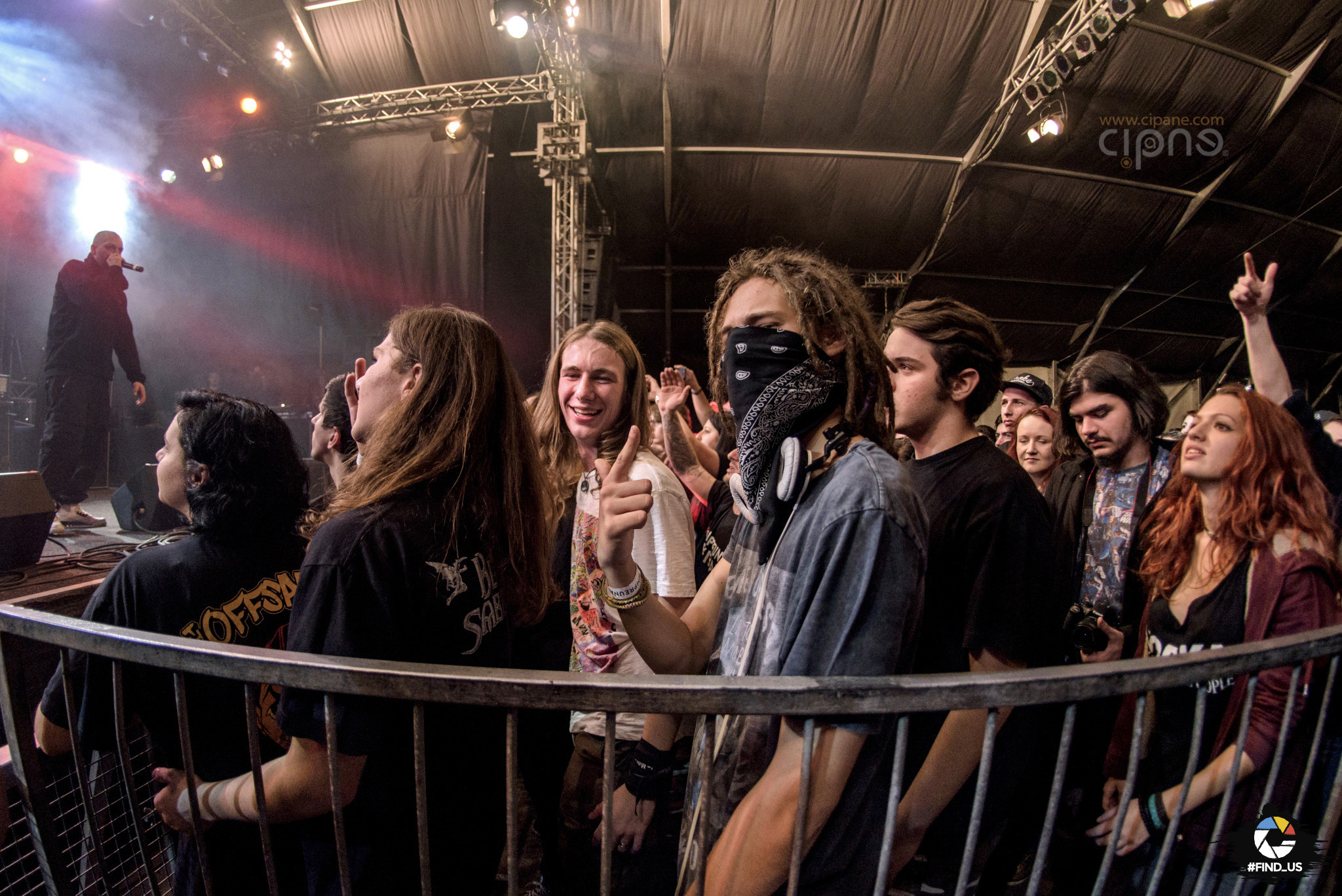 Public - #ImpreunaRezistam - Concert caritabil pentru victimele #Colectiv - Arenele Romane, București - 14 noiembrie 2015