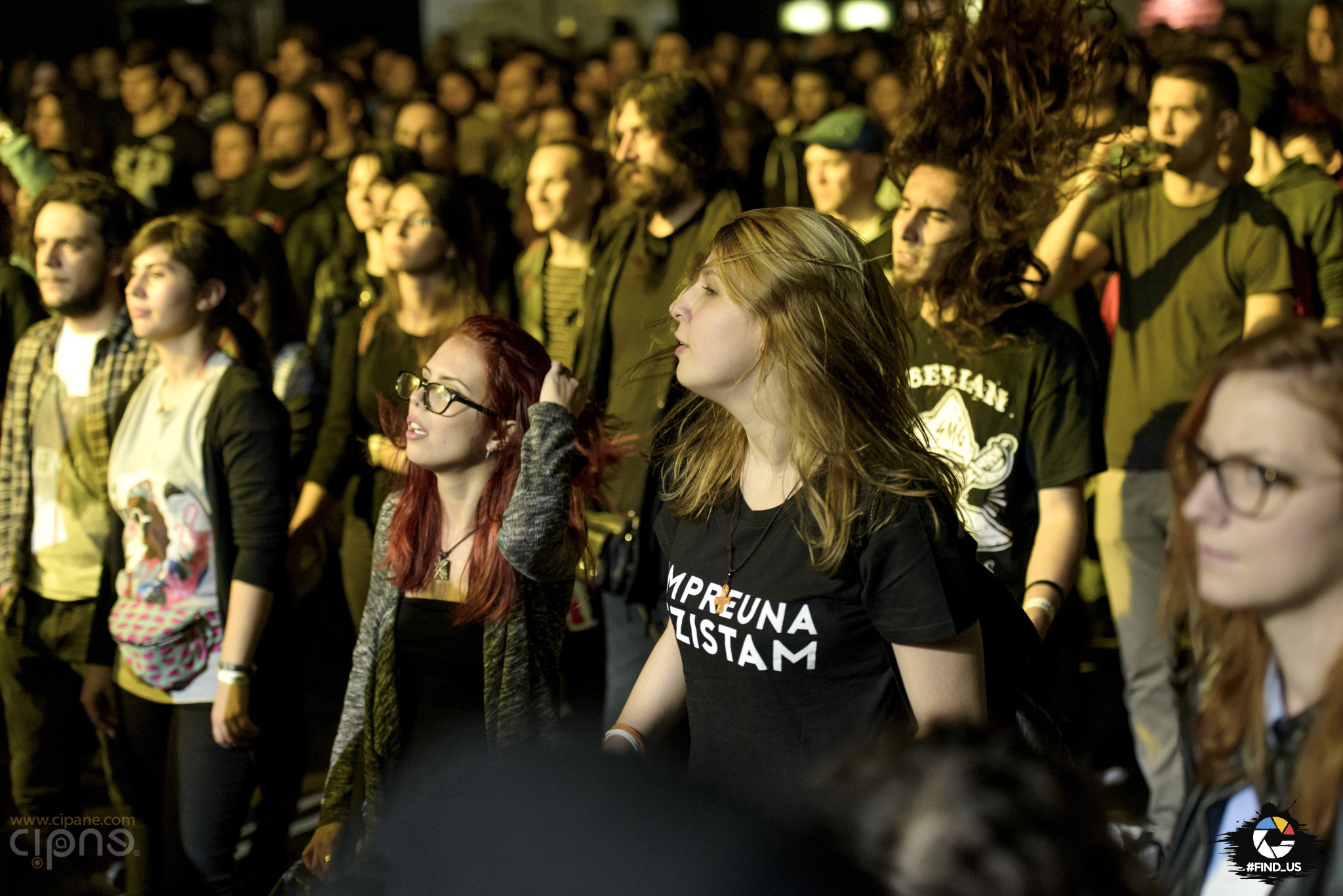 Public - #ImpreunaRezistam - Concert caritabil pentru victimele #Colectiv - Arenele Romane, București - 14 noiembrie 2015