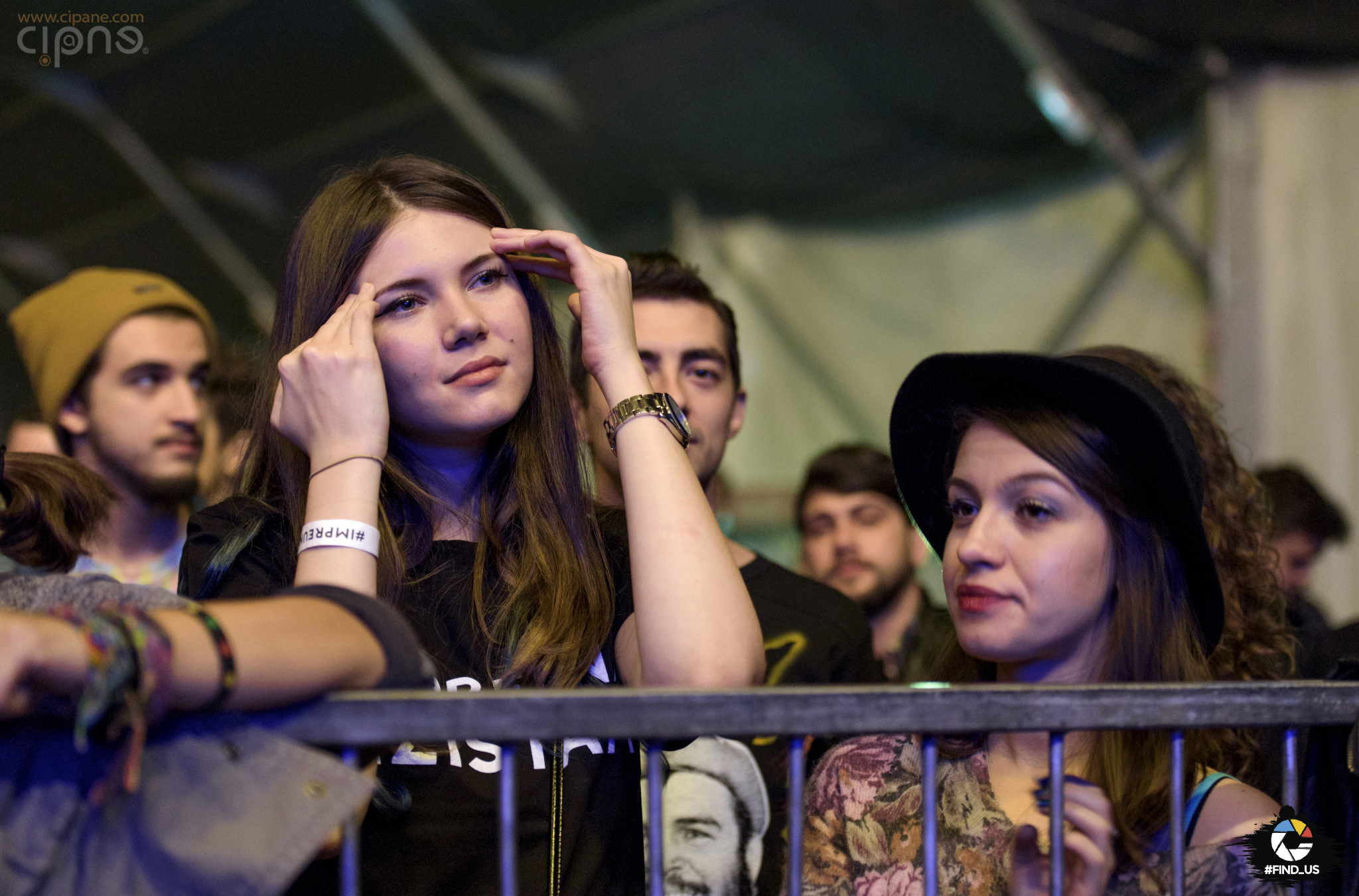 Public - #ImpreunaRezistam - Concert caritabil pentru victimele #Colectiv - Arenele Romane, București - 14 noiembrie 2015